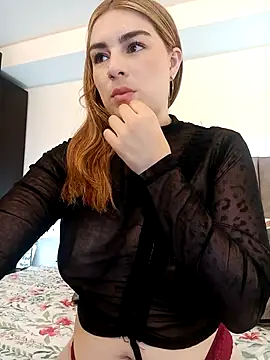 Snapshot of VictoriaMolina chatting on 02.19.25 VictoriaMolina online show from 02.19.25