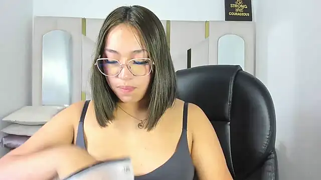 IsabellRodriguez18 online show from 02.13.26