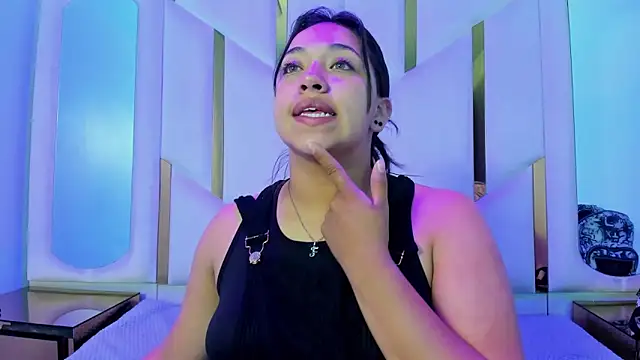 IsabellRodriguez18 online show from 04.17.26