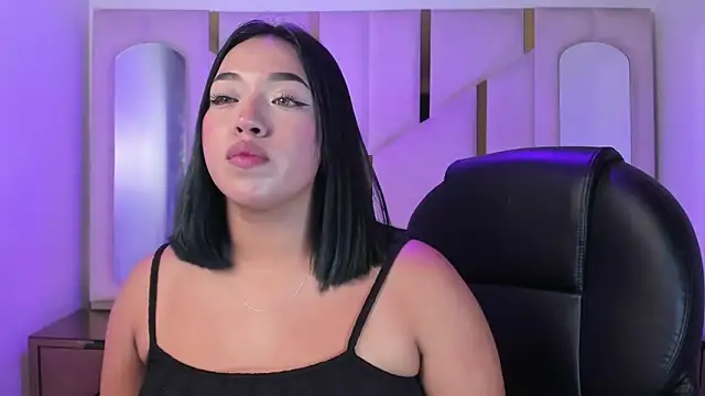 Snapshot of IsabellRodriguez18 chatting on 05.14.26 IsabellRodriguez18 online show from 05.14.26