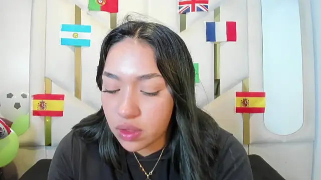 Snapshot of IsabellRodriguez18 chatting on 06.13.26 IsabellRodriguez18 online show from 06.13.26