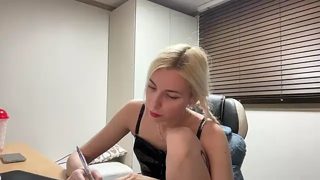 yunasuka online show from 12.28.24