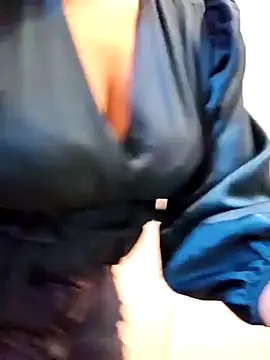 lizzzziee online show from 12.25.24