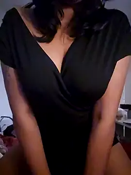 lizzzziee online show from 12.28.24