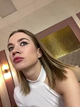 KiraMyers online show from 01.28.25