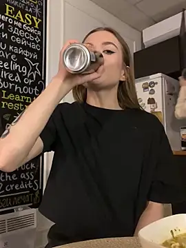 KiraMyers online show from 01.28.25