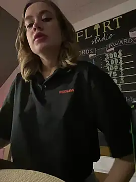 KiraMyers online show from 02.19.25