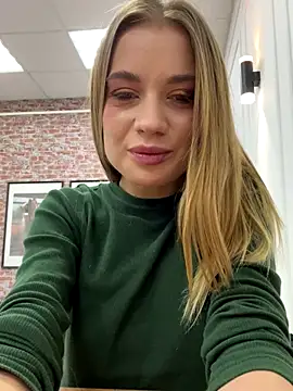 KiraMyers online show from 09.28.25