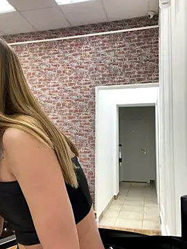 KiraMyers online show from 10.11.25