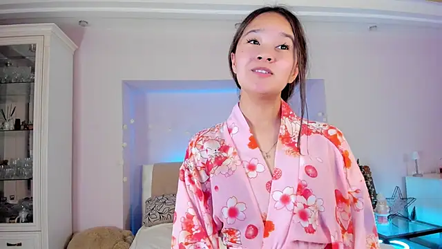 Maekko online show from 01.10.25