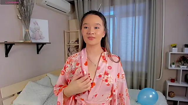 Maekko online show from 02.27.25