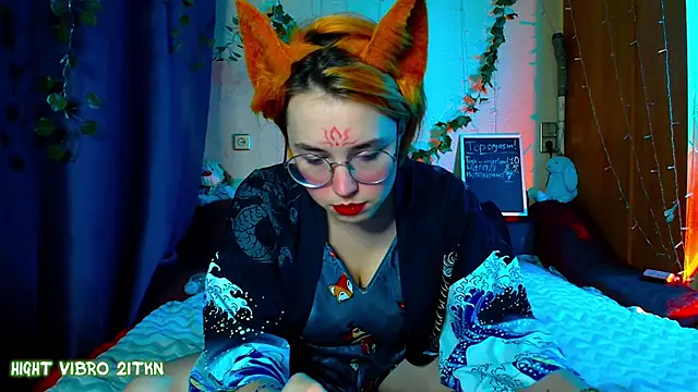 Snapshot of TrickyKitsune chatting on 02.13.25 TrickyKitsune online show from 02.13.25