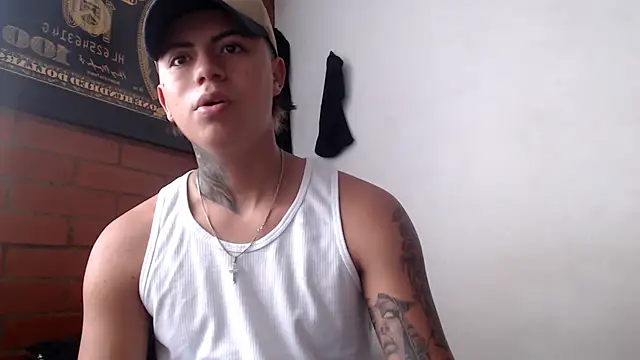 Snapshot of Thiago_x_Sahara chatting on 01.23.25 Thiago x Sahara online show from 01.23.25