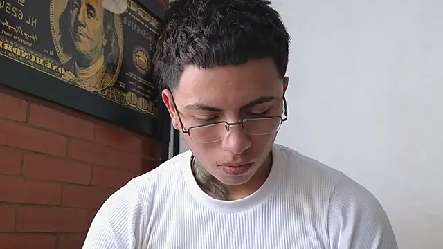 Snapshot of Thiago_x_Sahara chatting on 01.27.25 Thiago x Sahara online show from 01.27.25