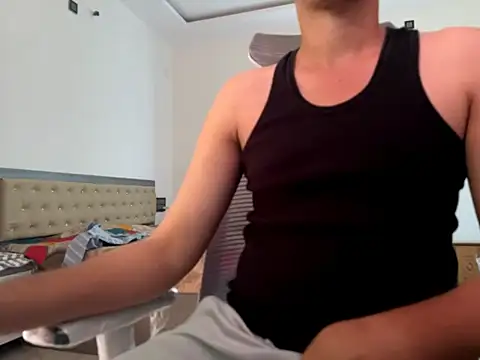 Snapshot of thewhitedickboyx1 chatting on 01.10.25 thewhitedickboyx1 online show from 01.10.25