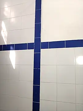 Mia WAll online show from 01.09.25