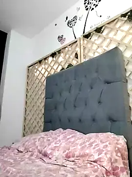 Mia WAll online show from 01.10.25