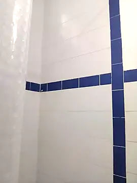 Mia WAll online show from 01.13.25