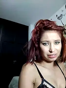 Mia WAll online show from 01.18.25