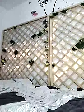 Mia WAll online show from 01.22.25