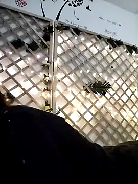 Mia WAll online show from 01.22.25