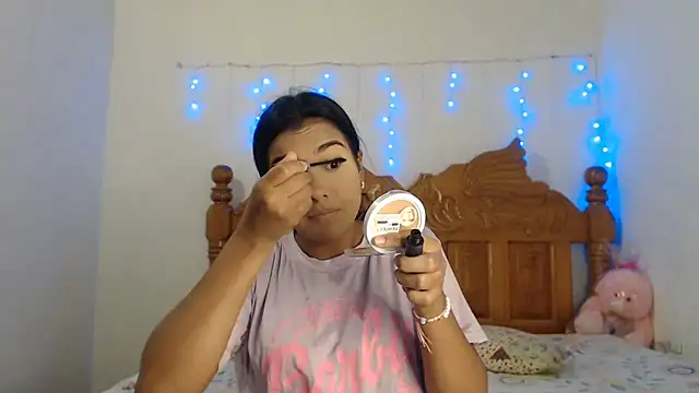 Coral0403 online show from 01.30.25