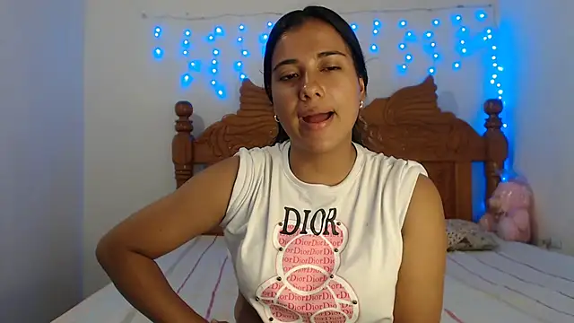 Coral0403 online show from 02.04.25