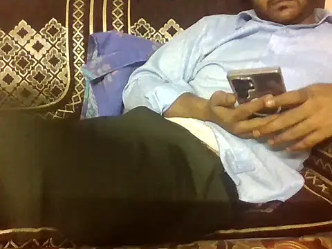 Snapshot of indihotguy chatting on 05.11.26 indihotguy online show from 05.11.26