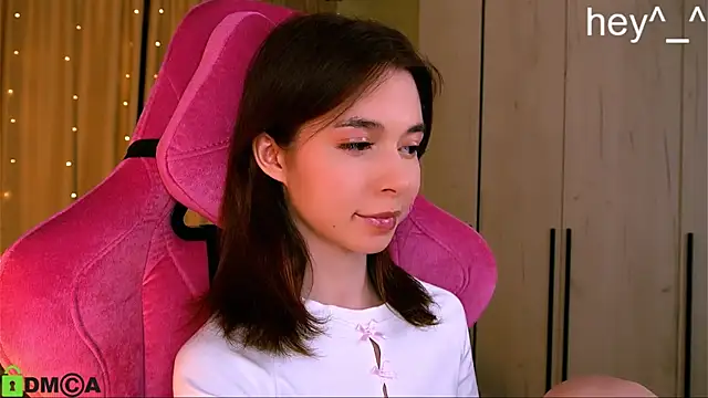 Snapshot of LittleOriana chatting on 03.07.25 LittleOriana online show from 03.07.25