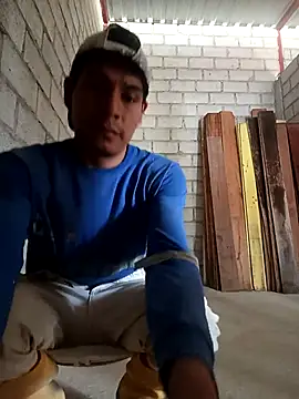 Snapshot of elmazitogrande chatting on 10.21.25 elmazitogrande online show from 10.21.25