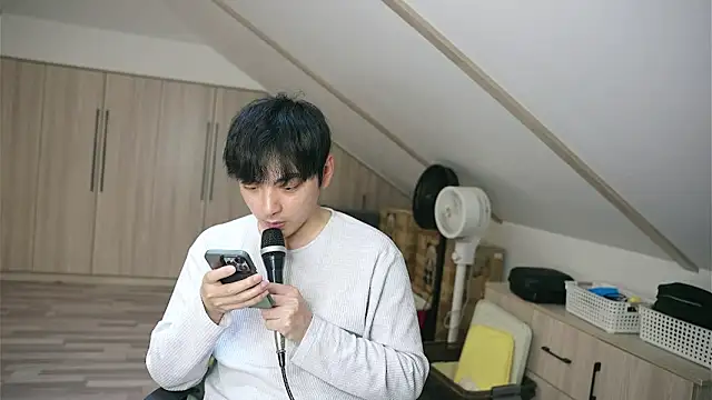 Snapshot of chinalover4199 chatting on 04.08.26 chinalover4199 online show from 04.08.26