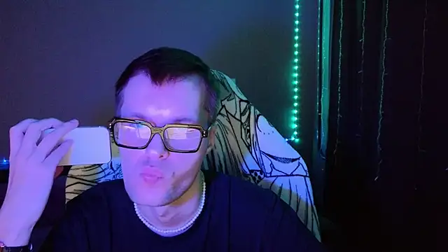 Leonnextdoor online show from 01.17.25