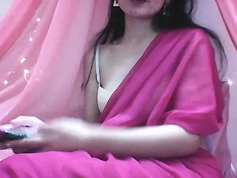 Snapshot of roseofvenom chatting on 12.29.24 roseofvenom online show from 12.29.24