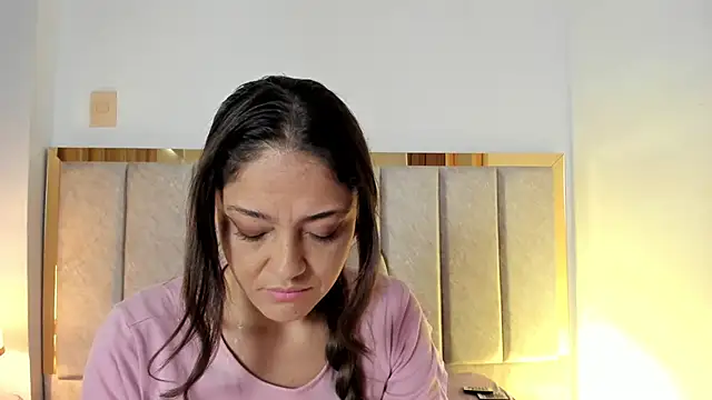 EloiseQuinn online show from 10.14.25