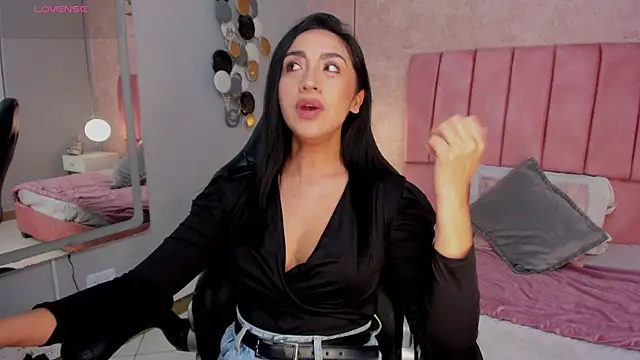 MAGIC AURORAA online show from 03.22.25