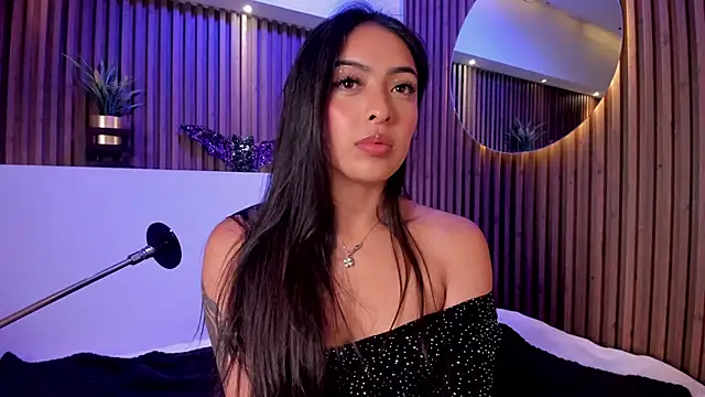 Snapshot of Camila_dupont chatting on 10.22.25 Camila dupont online show from 10.22.25