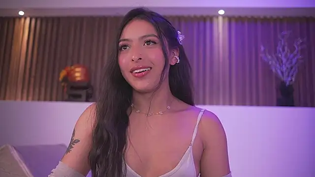 Snapshot of Camila_dupont chatting on 06.05.26 Camila dupont online show from 06.05.26