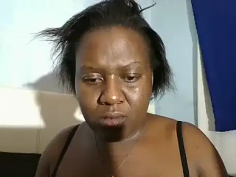 ThamiXX online show from 02.14.25