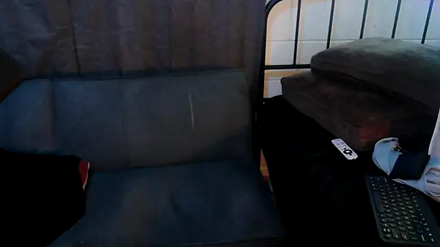 Snapshot of k1oudE chatting on 05.12.26 k1oudE online show from 05.12.26