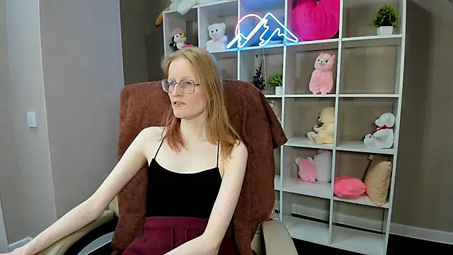 Snapshot of ElizabethHarpper chatting on 01.30.25 ElizabethHarpper online show from 01.30.25