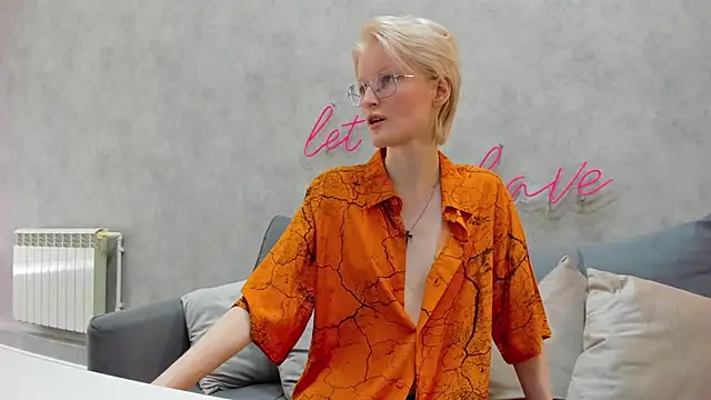 Snapshot of ElizabethHarpper chatting on 03.23.25 ElizabethHarpper online show from 03.23.25