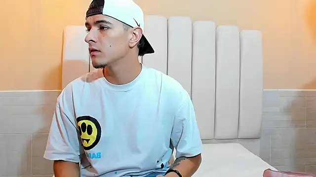 DAVID VICTORIAA online show from 02.17.25