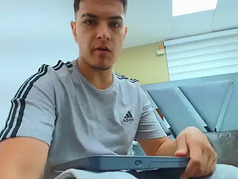 DAVID VICTORIAA online show from 04.13.26