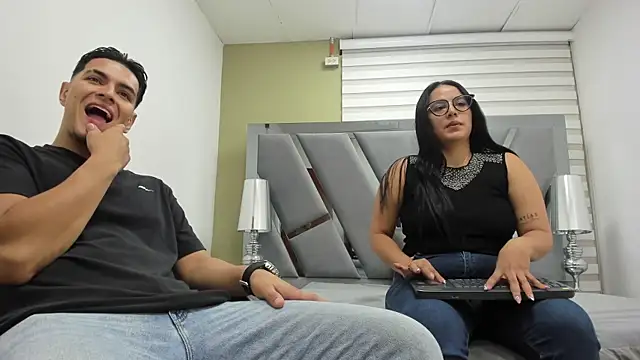 Snapshot of DAVID_VICTORIAA chatting on 05.15.26 DAVID VICTORIAA online show from 05.15.26