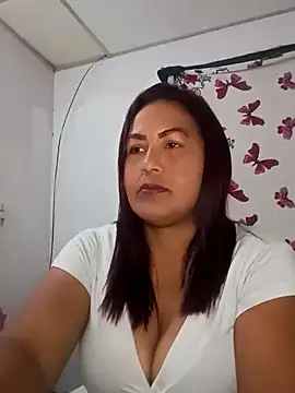 Snapshot of Abigail_BigTits chatting on 03.07.25 Abigail BigTits online show from 03.07.25