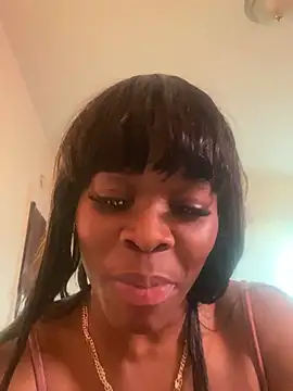 Snapshot of Cherrywood5 chatting on 12.27.24 Cherrywood5 online show from 12.27.24