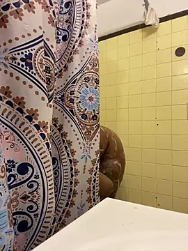 Snapshot of Cherrywood5 chatting on 01.08.25 Cherrywood5 online show from 01.08.25