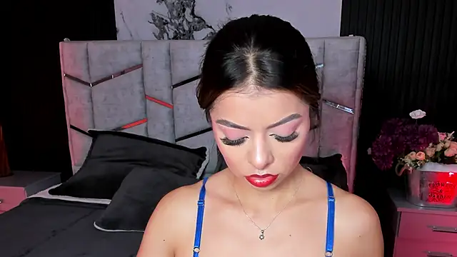 daniiphoeniixx online show from 12.22.25