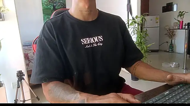 Snapshot of Adam_Valenciia chatting on 05.20.26 Adam Valenciia online show from 05.20.26
