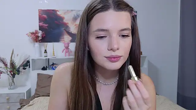 Nellie Medina online show from 10.28.25